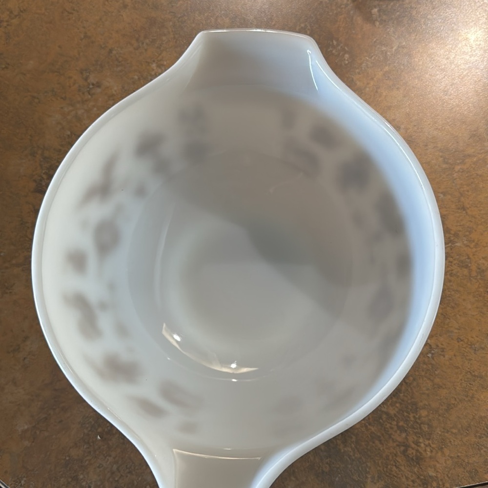 Vintage Cinderella Brown and white Pyrex bowl - Picture 4 of 5